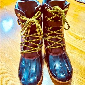 Brown Winter Boots (Size 7.5)